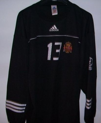 Spain 2002 GK 1 Kit